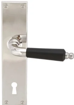 Dörrhandtag - Långskylt med trägrepp nickel