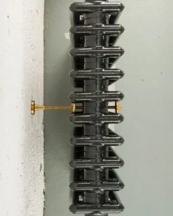 Väggfäste/Tippskydd för radiator - Nickel