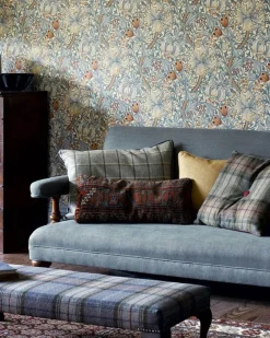 William Morris & Co. Tapet - Golden Lily Green/Red