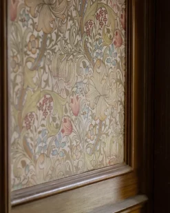 William Morris & Co. Tapet - Golden Lily Olive/Russet